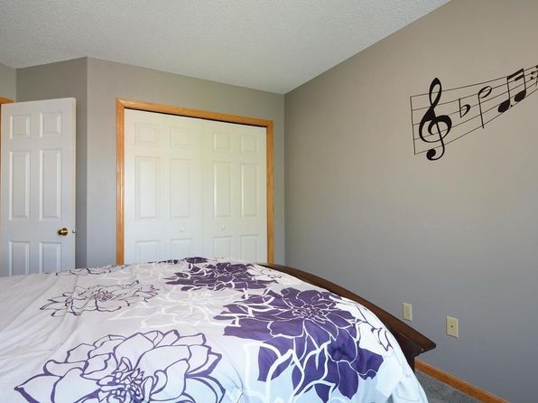 1899 Bluestem Ln, Shoreview, MN 55126
