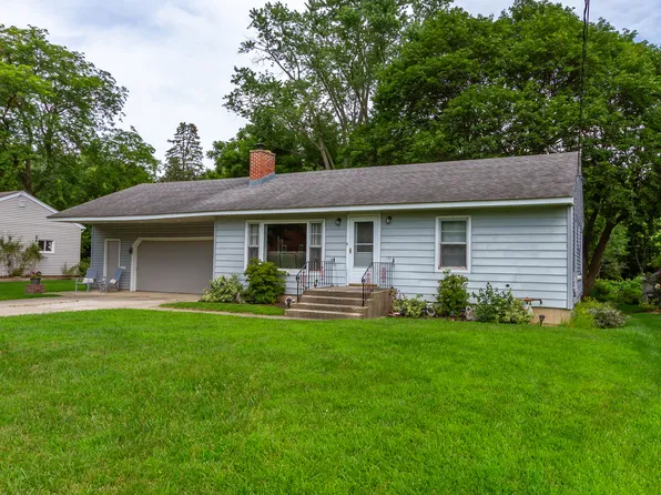 285 Illinois St, Crystal Lake, IL 60014