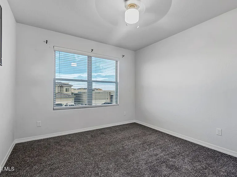 917 Airship Pl — Photo 31