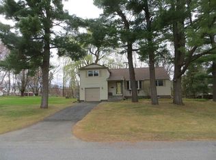 9 Friar Tuck Rd, Albany, NY 12203