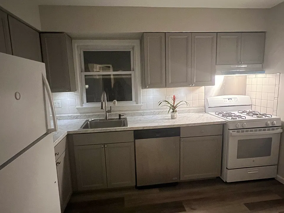 154 Highland Blvd #2
