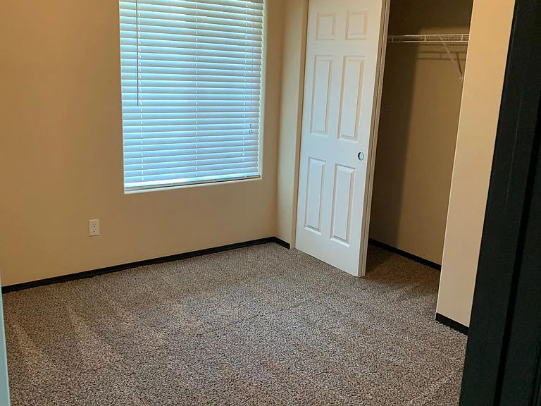 2310 W Jay St — Photo 12