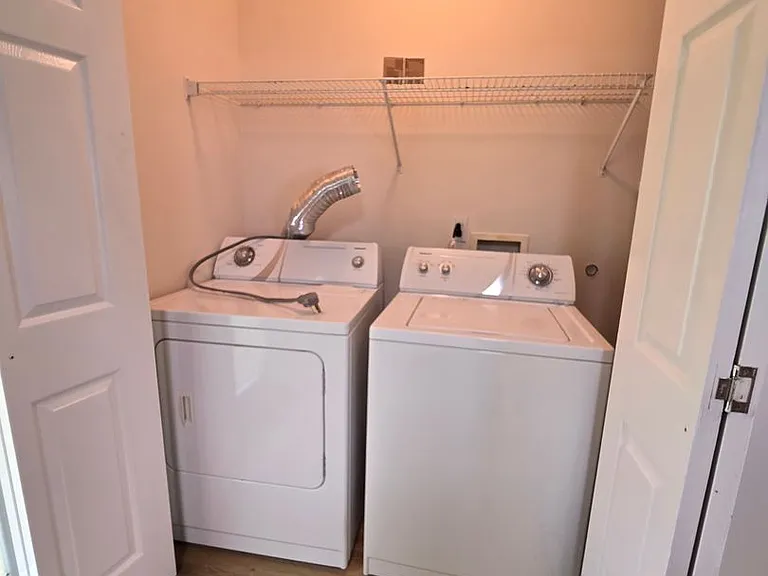 301-303 Dorothy Dean Dr — Photo 5