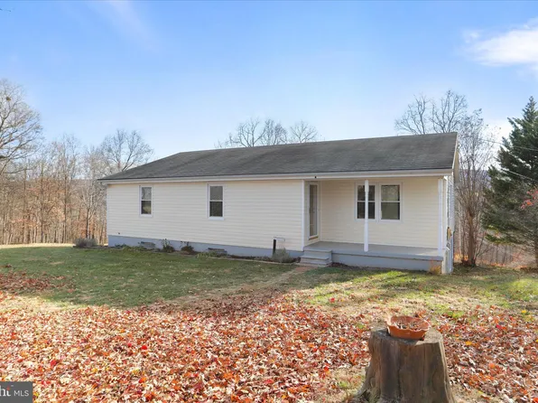 13 Oriole Cir, Berkeley Springs, WV 25411