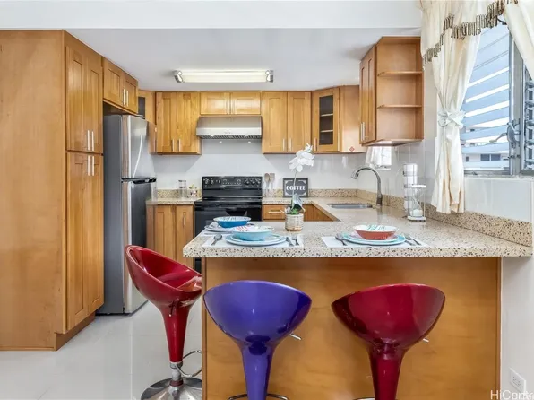 2752 Kahoaloha Ln #I304, Honolulu, HI 96826