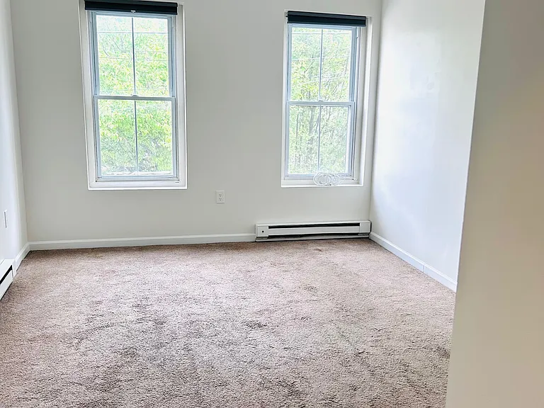389 E Hector St — Photo 18