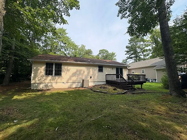 124 Boston Dr — Photo 22