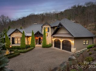 7 Waterside Dr, Asheville, NC 28804