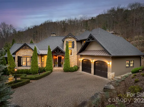7 Waterside Dr, Asheville, NC 28804