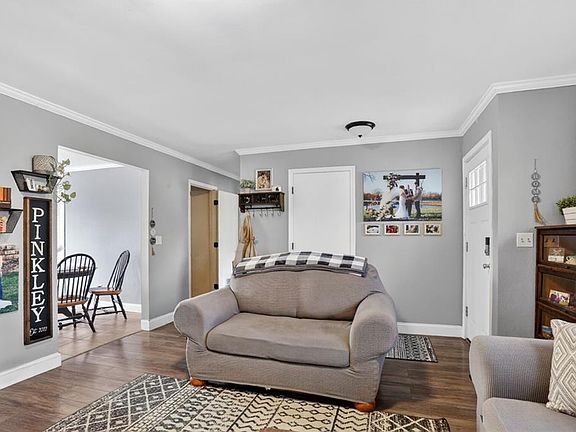 3rd image of 1501 SE 19th St