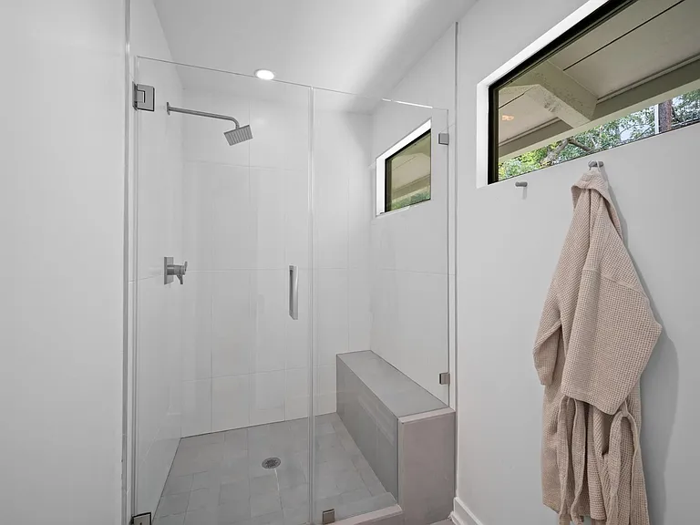 10 Inwood Oaks Dr — Photo 33