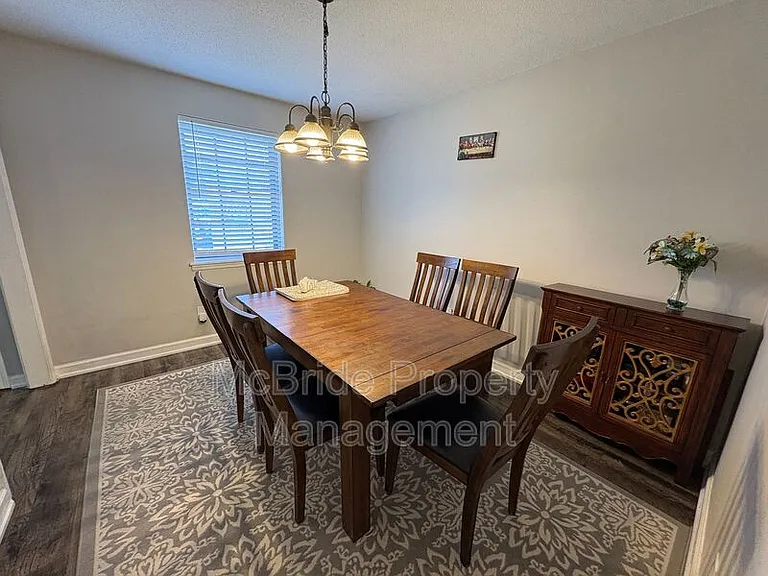 4409 Roxbury Dr — Photo 9
