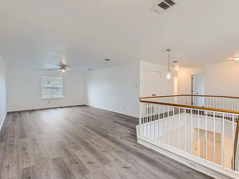 115 Killian Loop — Photo 11