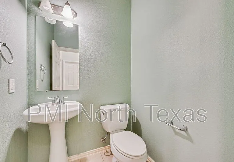 10516 Bolivar Dr — Photo 11
