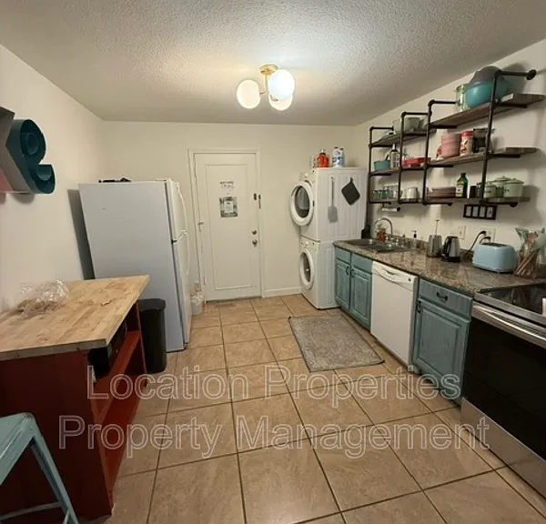 608 W 25th St #2 — Photo 5
