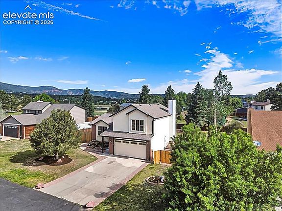 2nd image of 683 Trumbull Ln