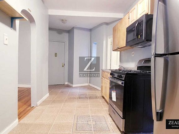 4th image of 718 Washington Ave #2RR