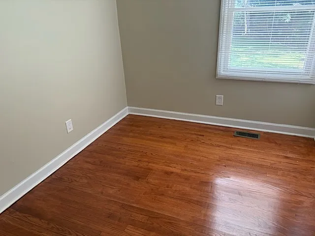 2446 Melfield Dr — Photo 12