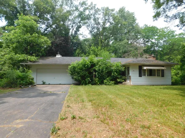 8613 N 40th St, Augusta, MI 49012
