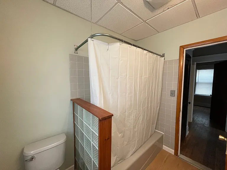 560 Linden Ave #1 — Photo 20