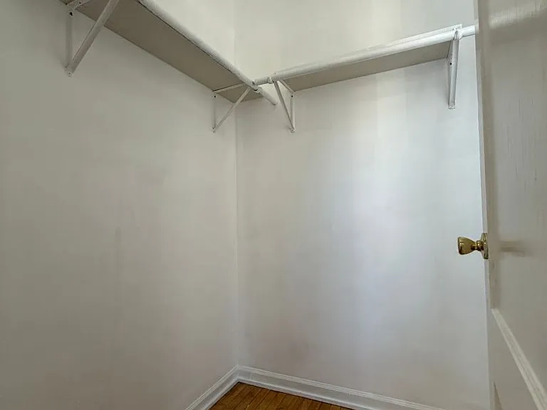 817 W 34th Place — Photo 17