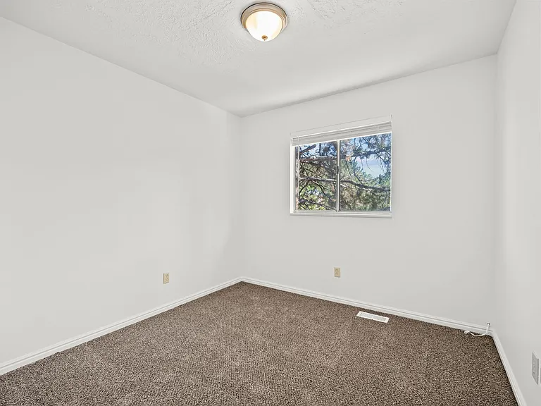 945 S Freedom Blvd #18 — Photo 53