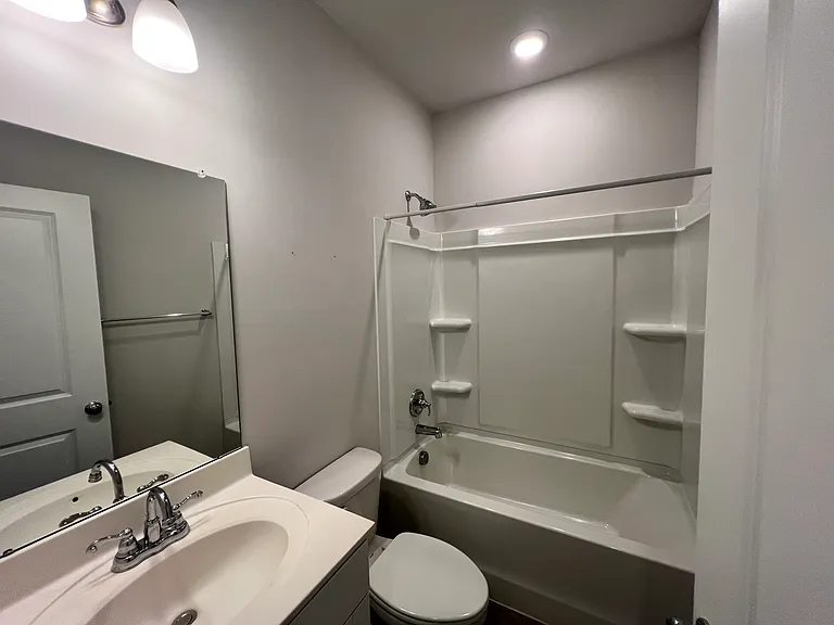 122 Enterprise Dr — Photo 5
