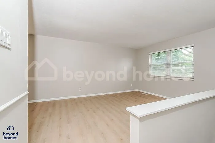 4 bed, 2.0 bath, 1455 sqft, $2,200 — Photo 3