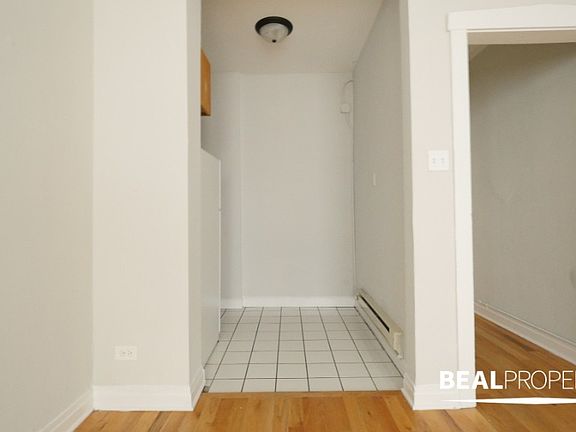 5th image of 511 W Melrose St #511311