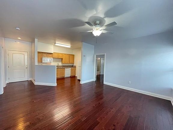 3rd image of 701 S Mariposa Ave APT 203