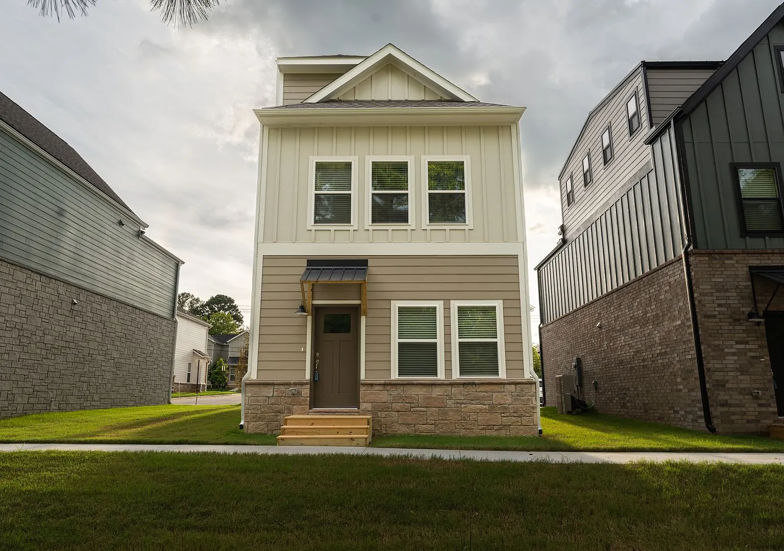 2 BR Townhomes — Photo 1