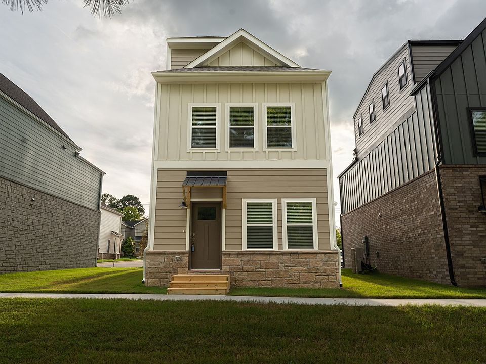 1st image of 1319 S Van Buren Ave