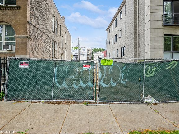4th image of 2636 W Evergreen Ave