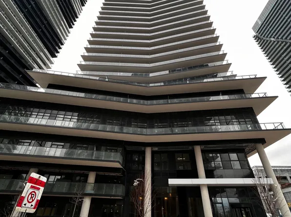 38 Annie Craig Dr #711, Toronto, ON M8V 0G9