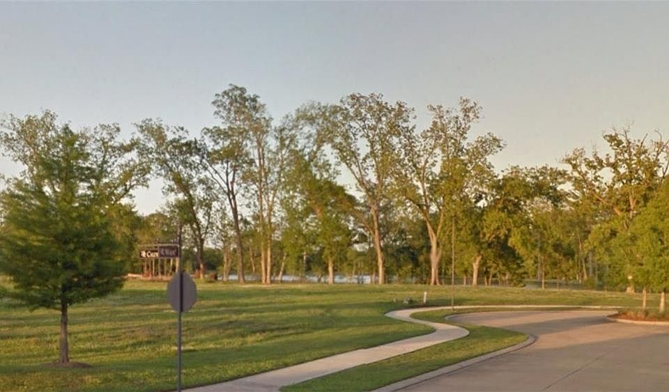 1st image of 4700 Wade Ct