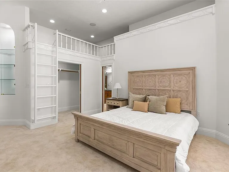 1501 Lake Markham Rd — Photo 61