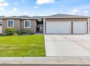 1504 W Naches Ave, Selah, WA 98942