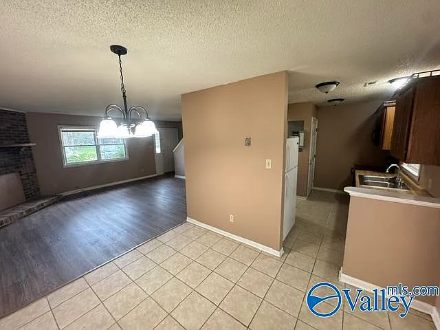 389 Oakland Rd — Photo 6