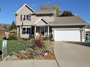 1010 E Henderson Pl, Indianola, IA 50125