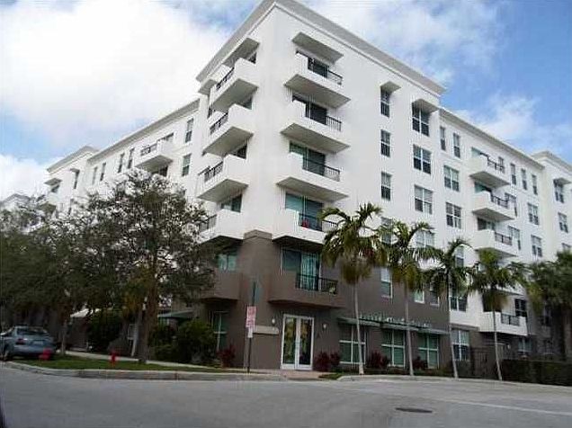 2nd image of 2421 NE 65th St #2206