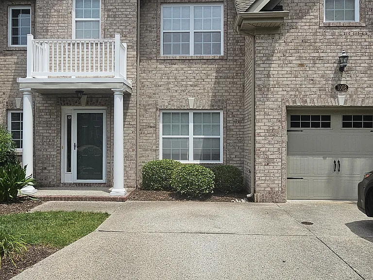 1008 Horton Pl — Photo 1