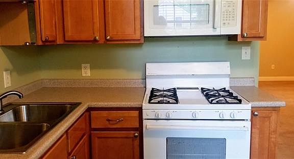 5th image of 2218 Adams St