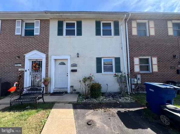 1529 Roosevelt Dr, Sharon Hill, PA 19079
