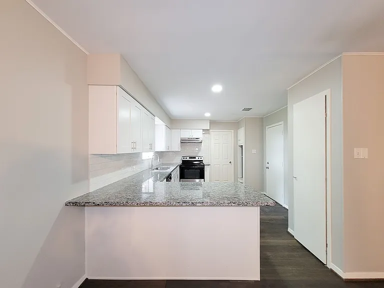 1803 Cypress Dr — Photo 13