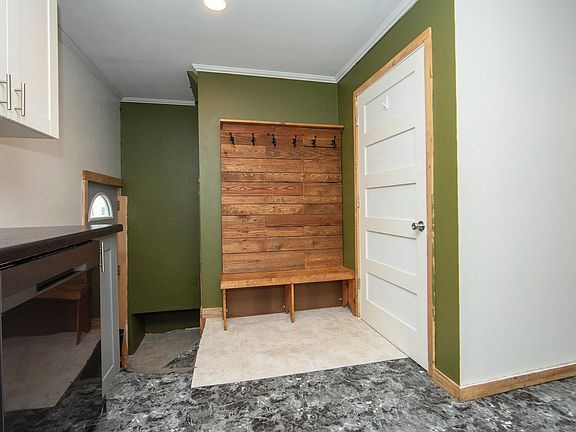 3rd image of 408 2nd Ave SW
