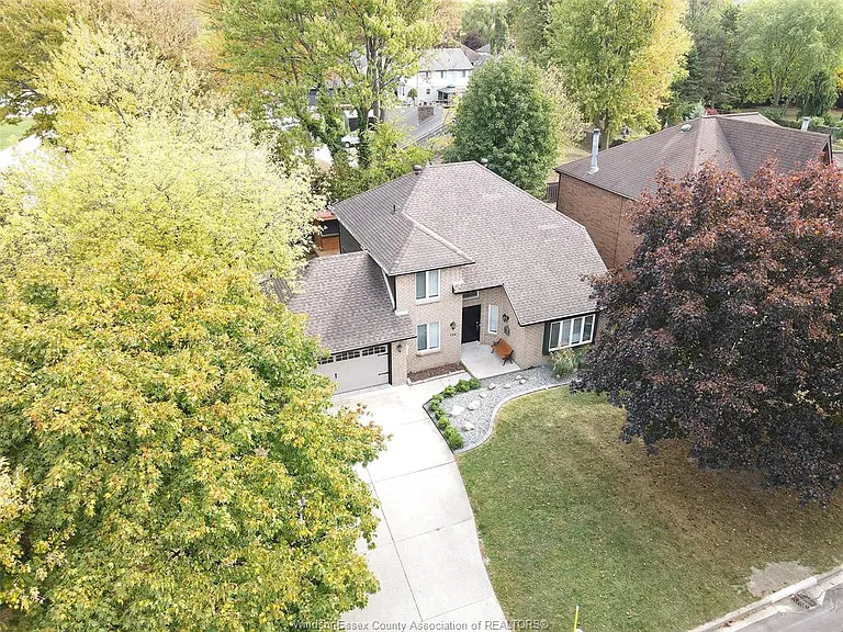 106 Marentette Dr — Photo 32