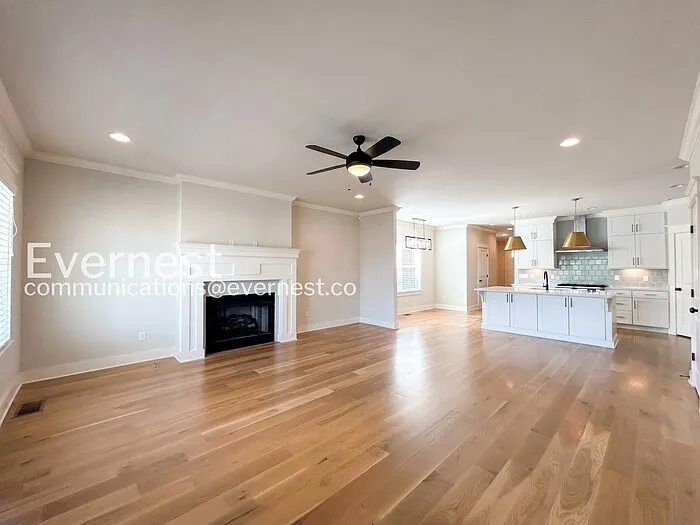 520 Moore Ave — Photo 7