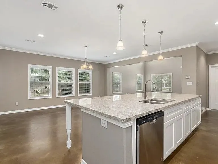 4 bed, 4.5 bath, 2473 sqft, $2,095 — Photo 4
