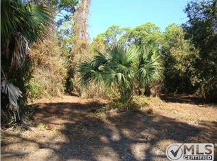 833 W Pine Ave, Eastpoint, FL 32328