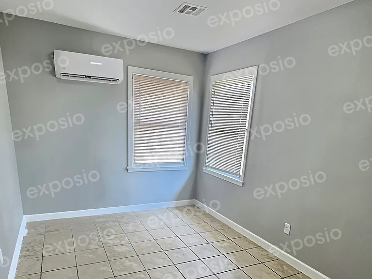 1161 SE 21st St — Photo 7